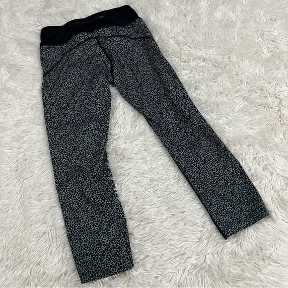 Nike Women's Racer Dri-fit Leopard Print Leggings Size XS Crop Pants Cheetah - Picture 11 of 15